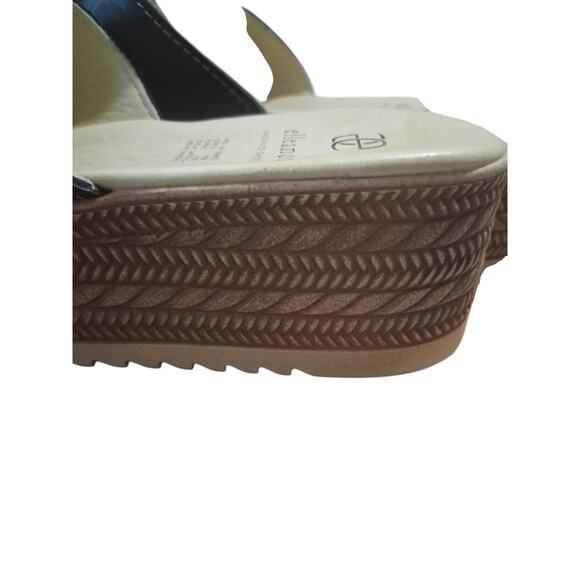 Elleanor Embroidered Whimsy Leather Platform Sandals Women's size 9½ Handmade - Picture 10 of 11